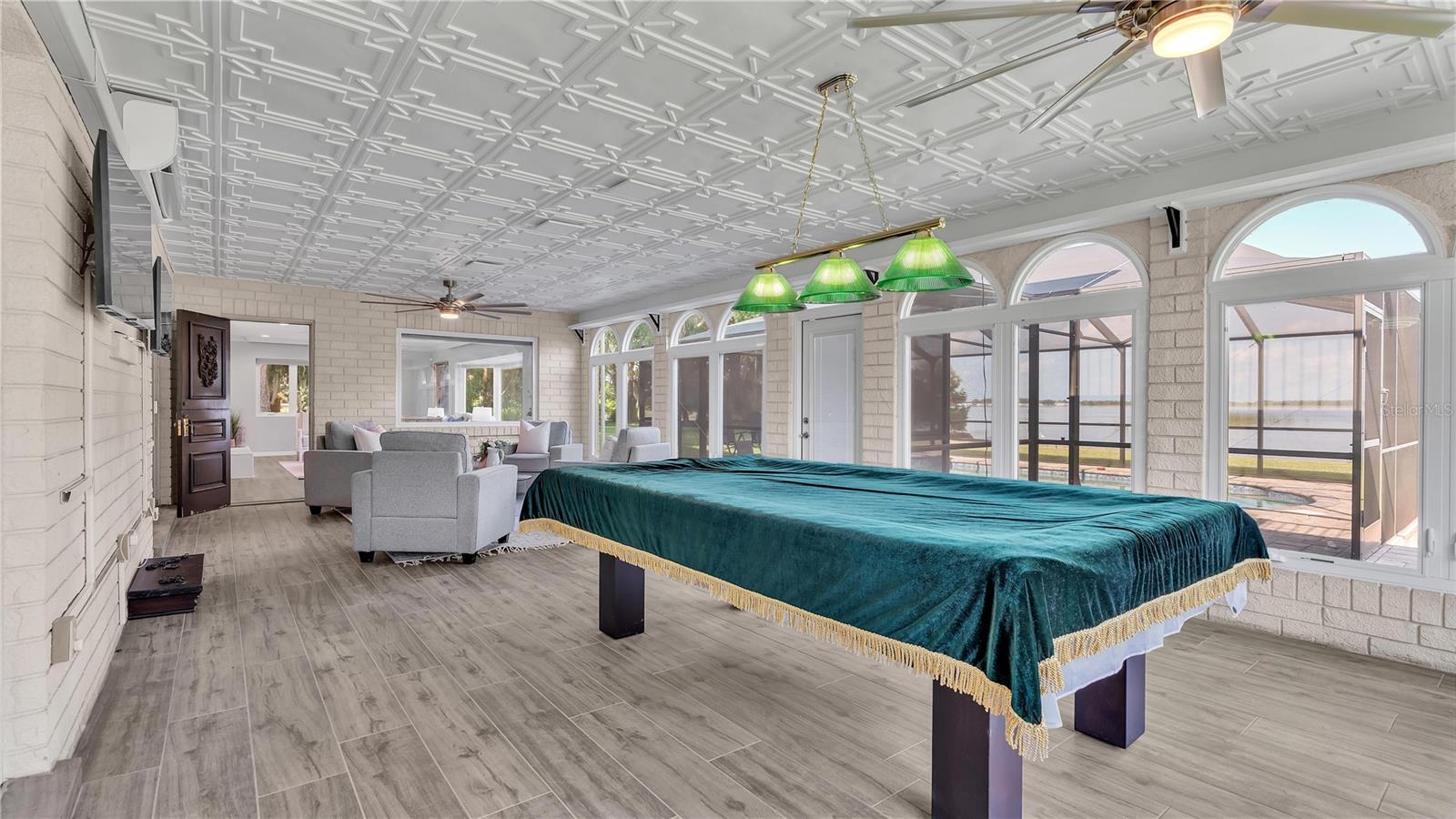 1250 W LAKE HAMILTON DR