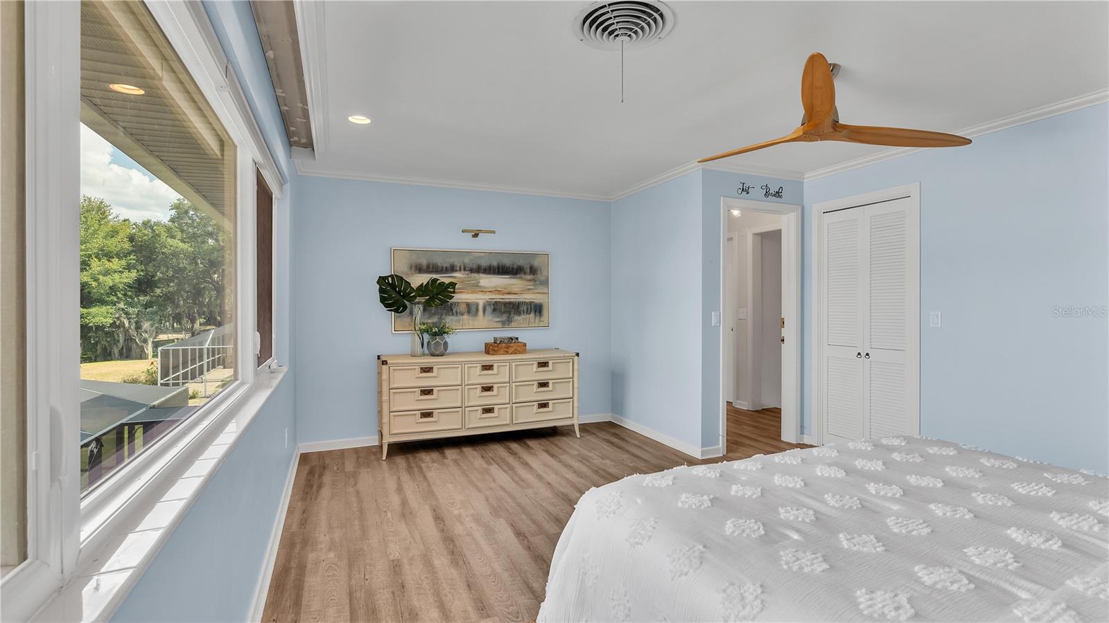 1250 W LAKE HAMILTON DR