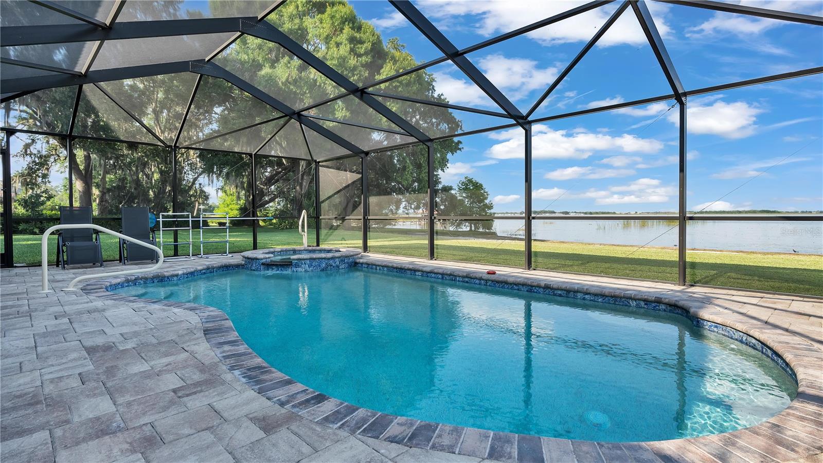 1250 W LAKE HAMILTON DR