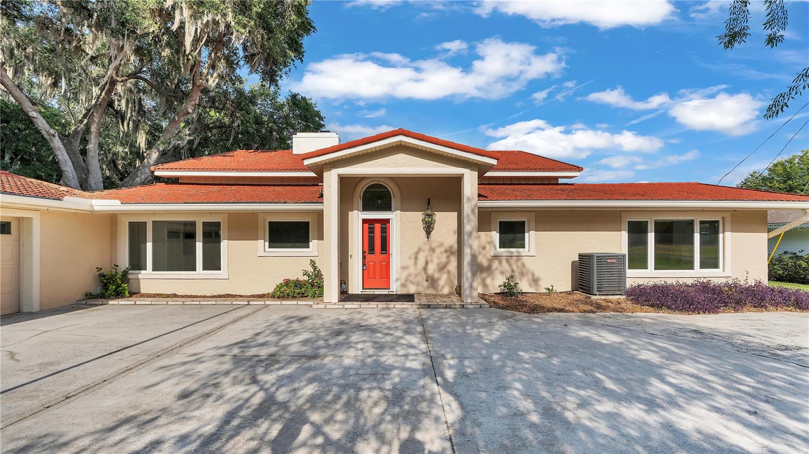 1250 W LAKE HAMILTON DR