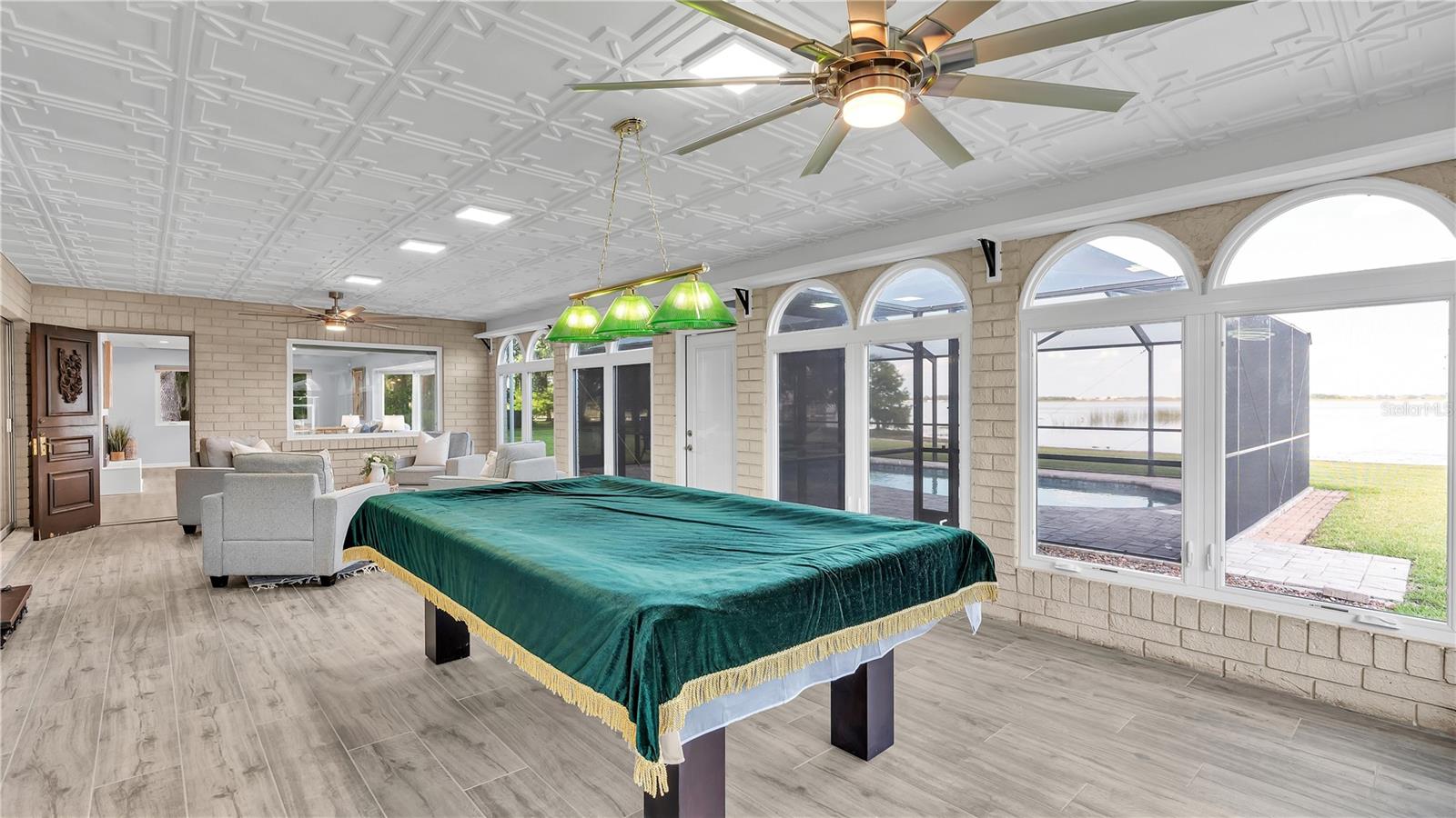 1250 W LAKE HAMILTON DR