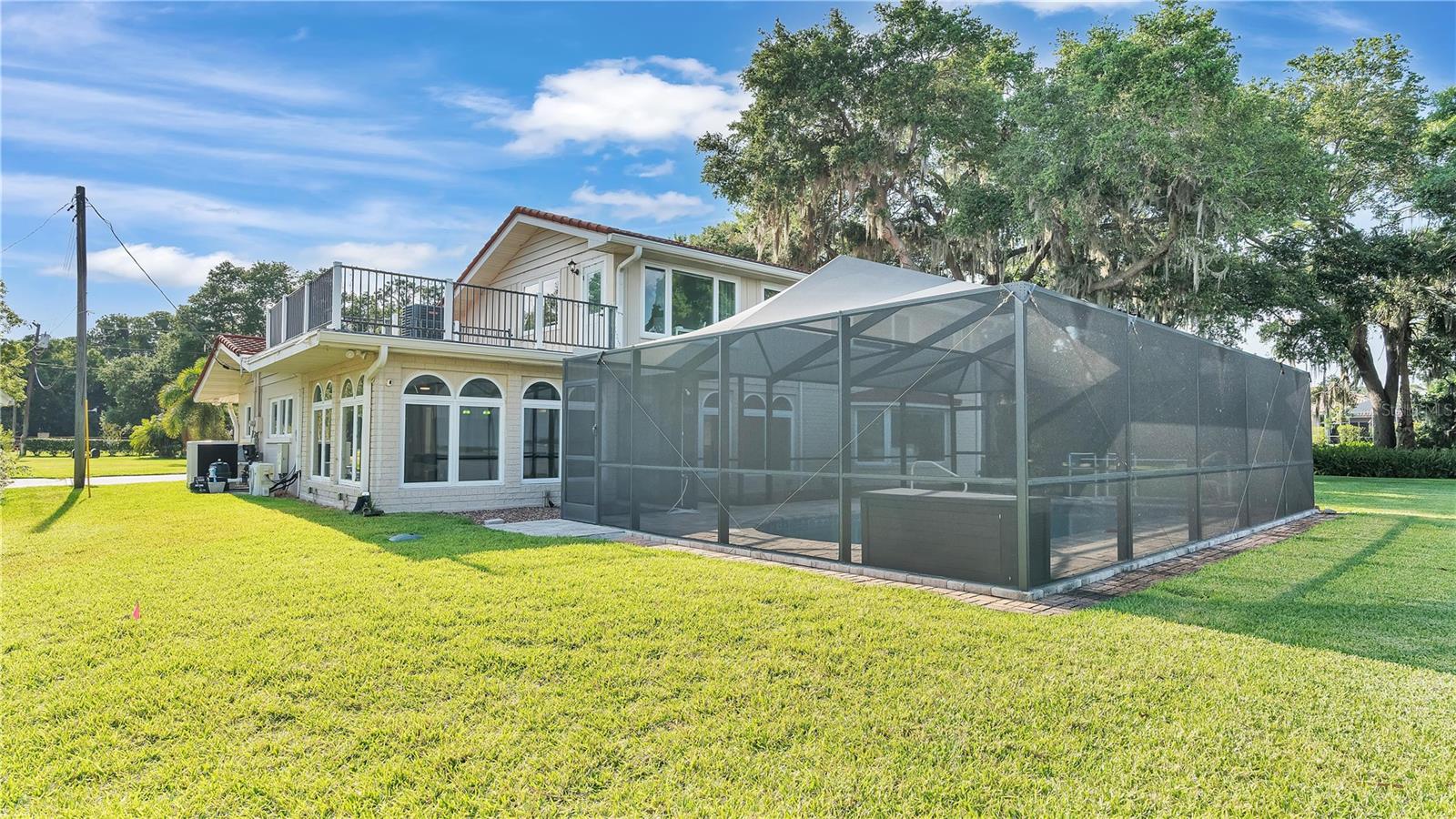 1250 W LAKE HAMILTON DR