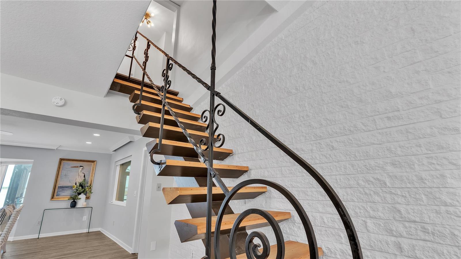 1250 W LAKE HAMILTON DR