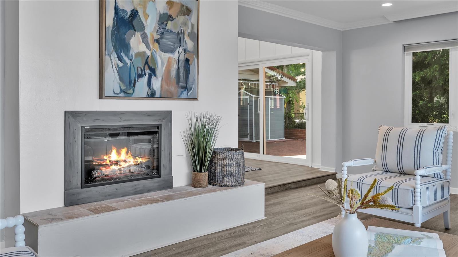 1250 W LAKE HAMILTON DR