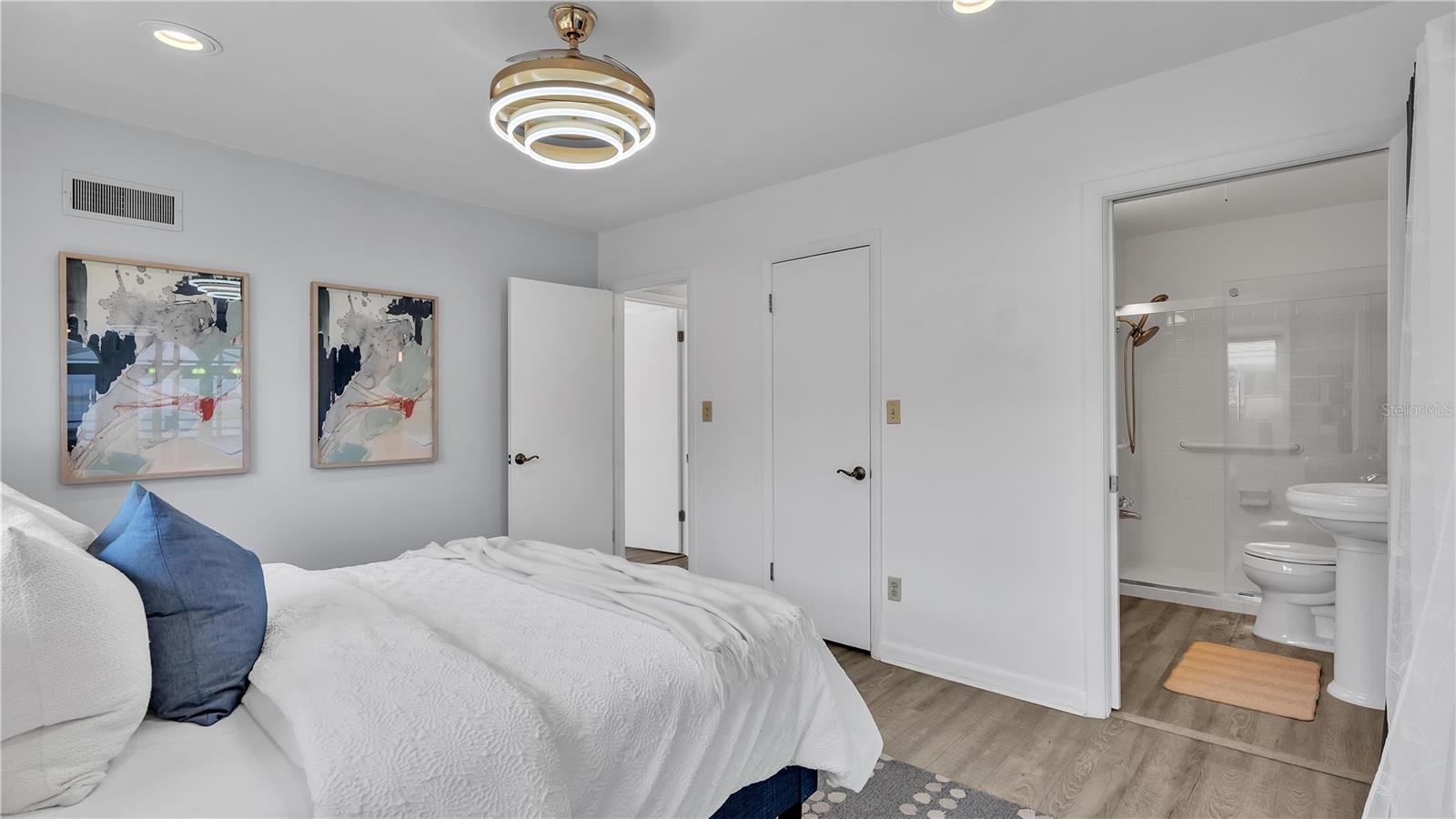 1250 W LAKE HAMILTON DR