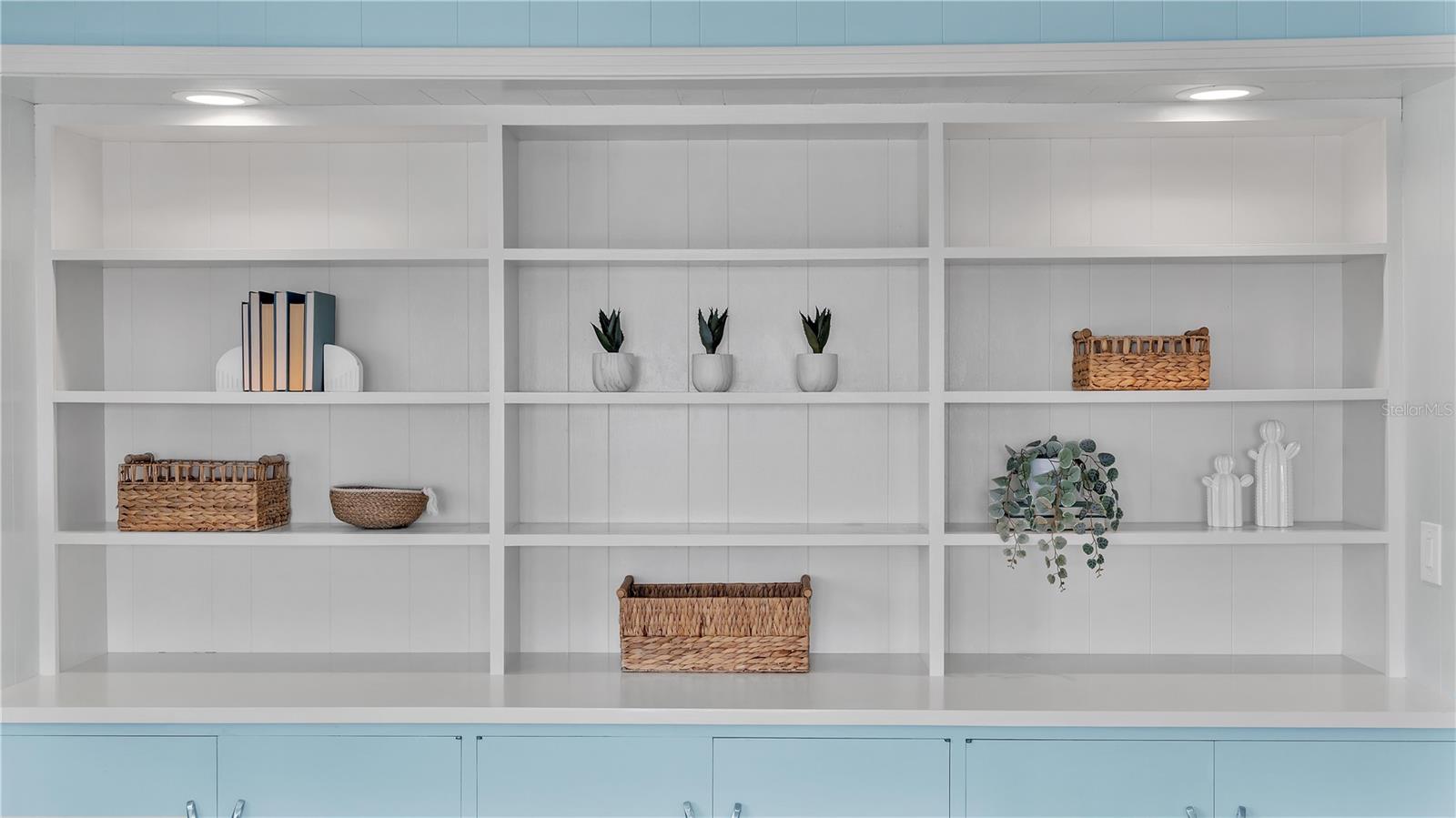 1250 W LAKE HAMILTON DR