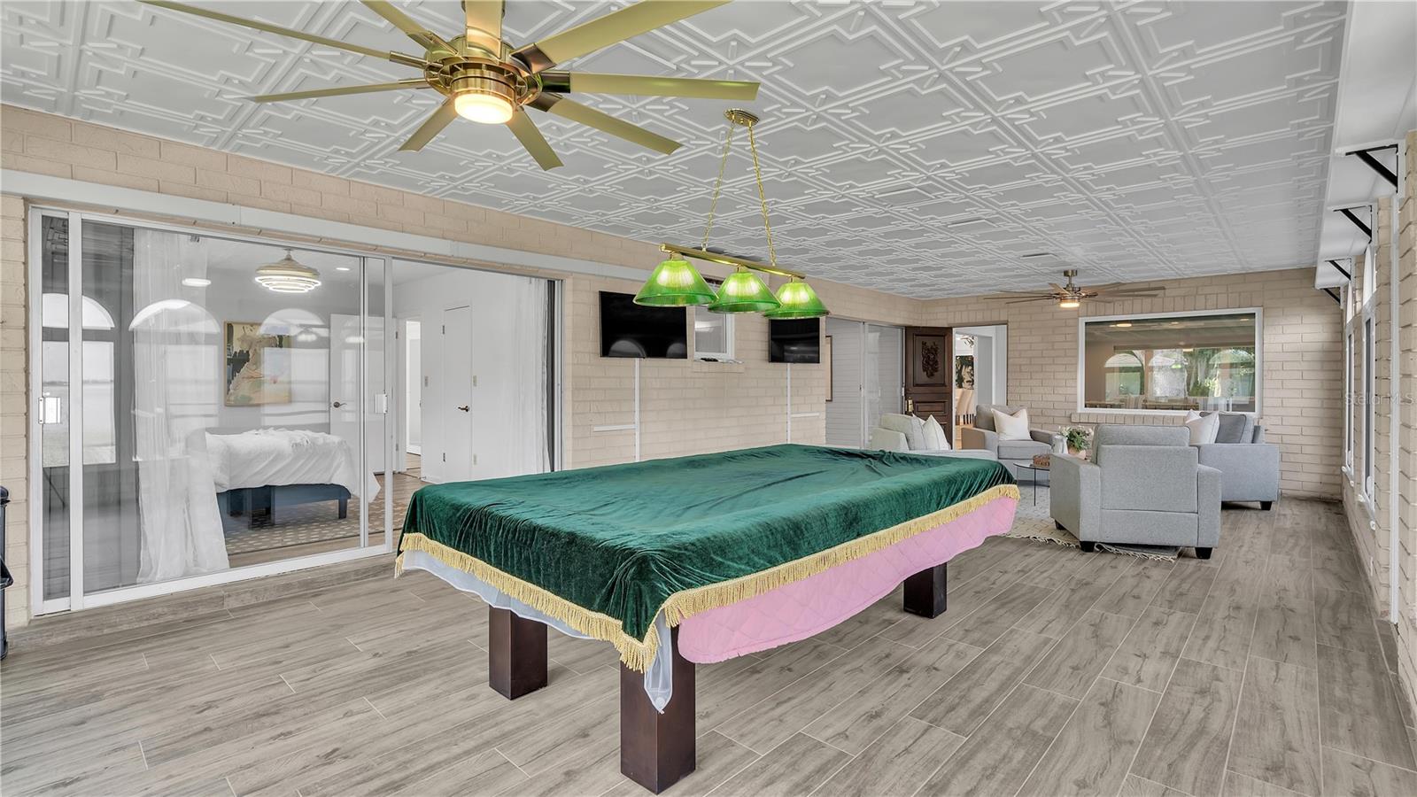 1250 W LAKE HAMILTON DR