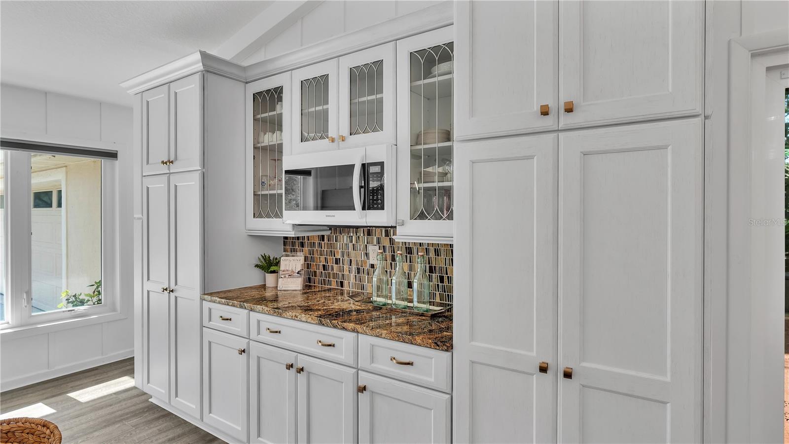 1250 W LAKE HAMILTON DR