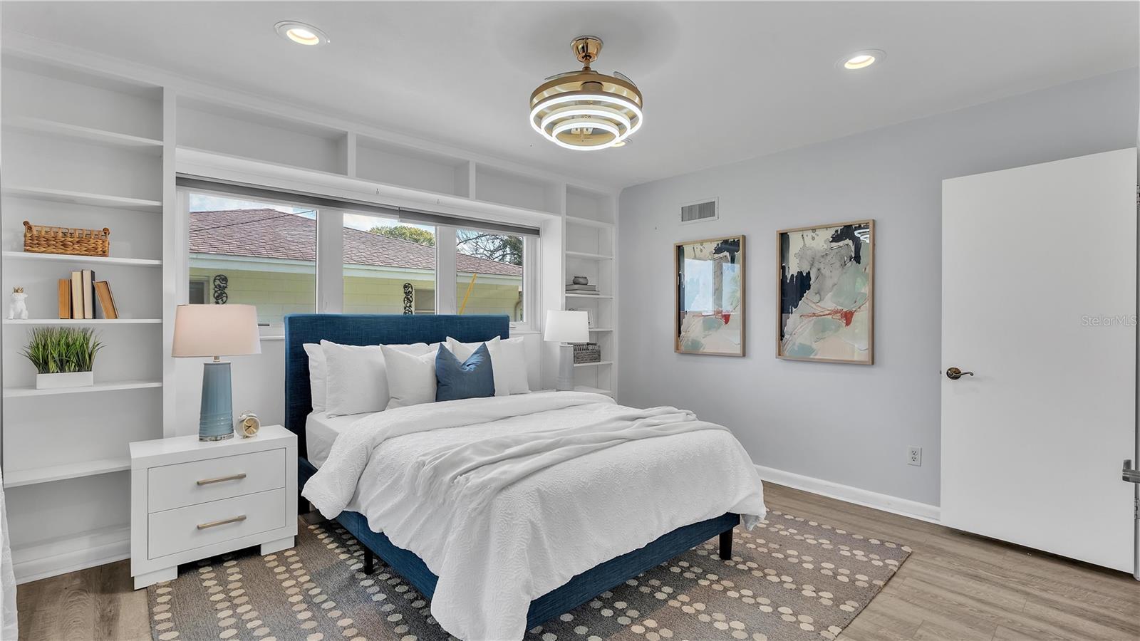 1250 W LAKE HAMILTON DR