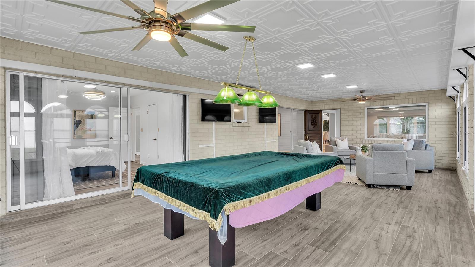 1250 W LAKE HAMILTON DR