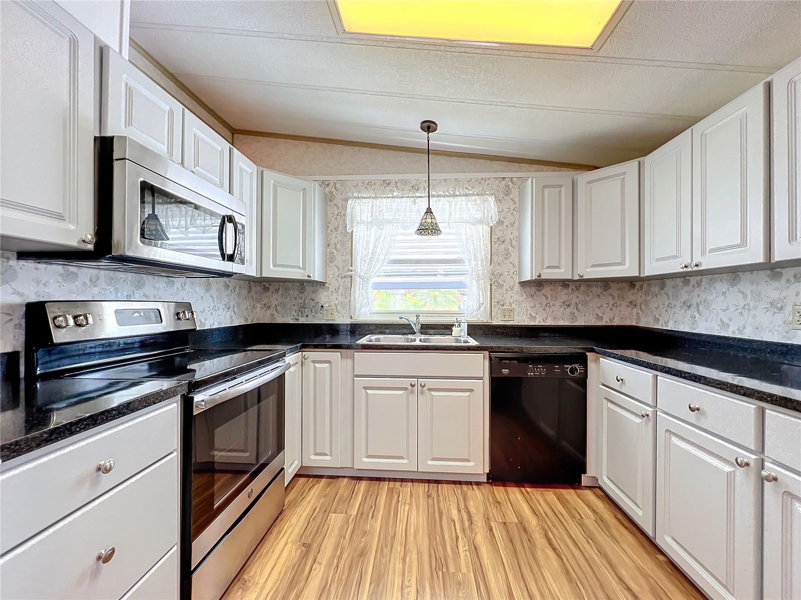 6471 PEPPERTREE PATH NE