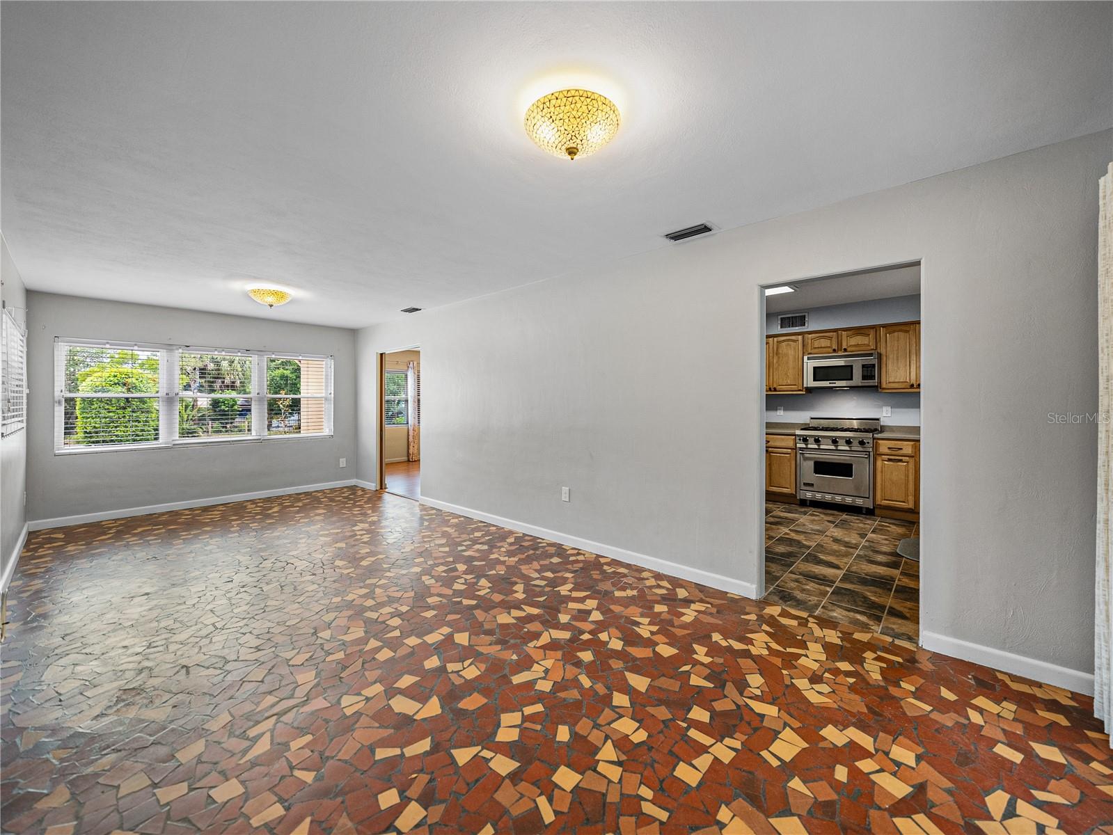 1170 S LAKESHORE BLVD