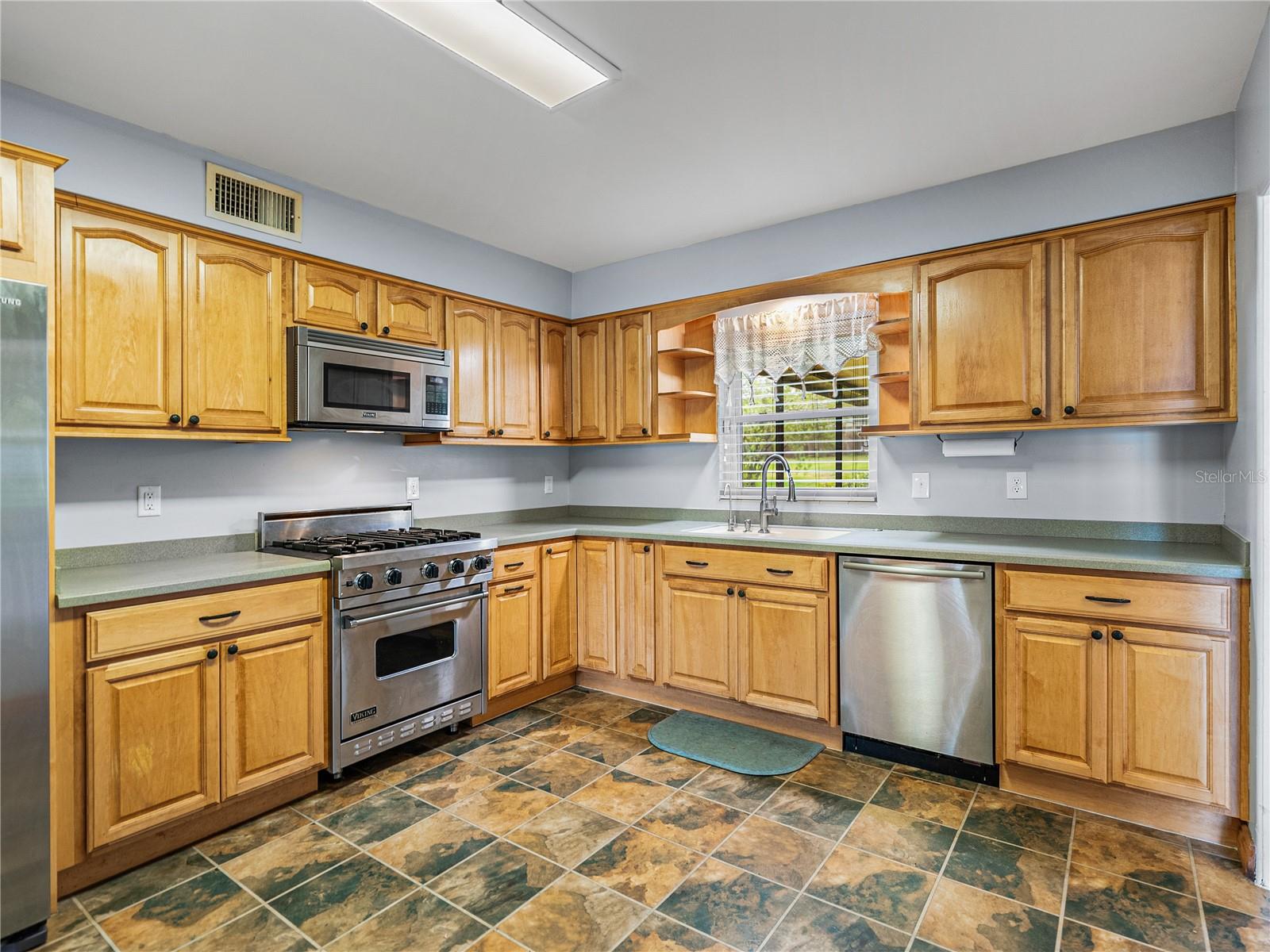 1170 S LAKESHORE BLVD