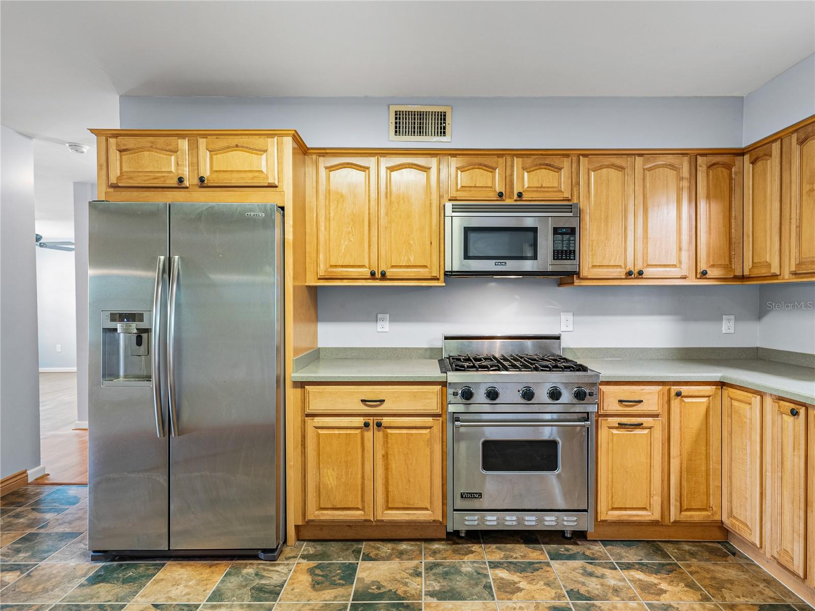 1170 S LAKESHORE BLVD