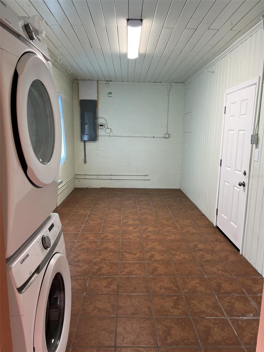 1170 S LAKESHORE BLVD