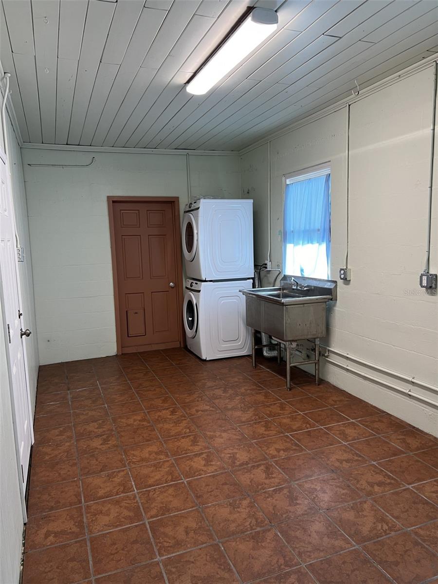 1170 S LAKESHORE BLVD