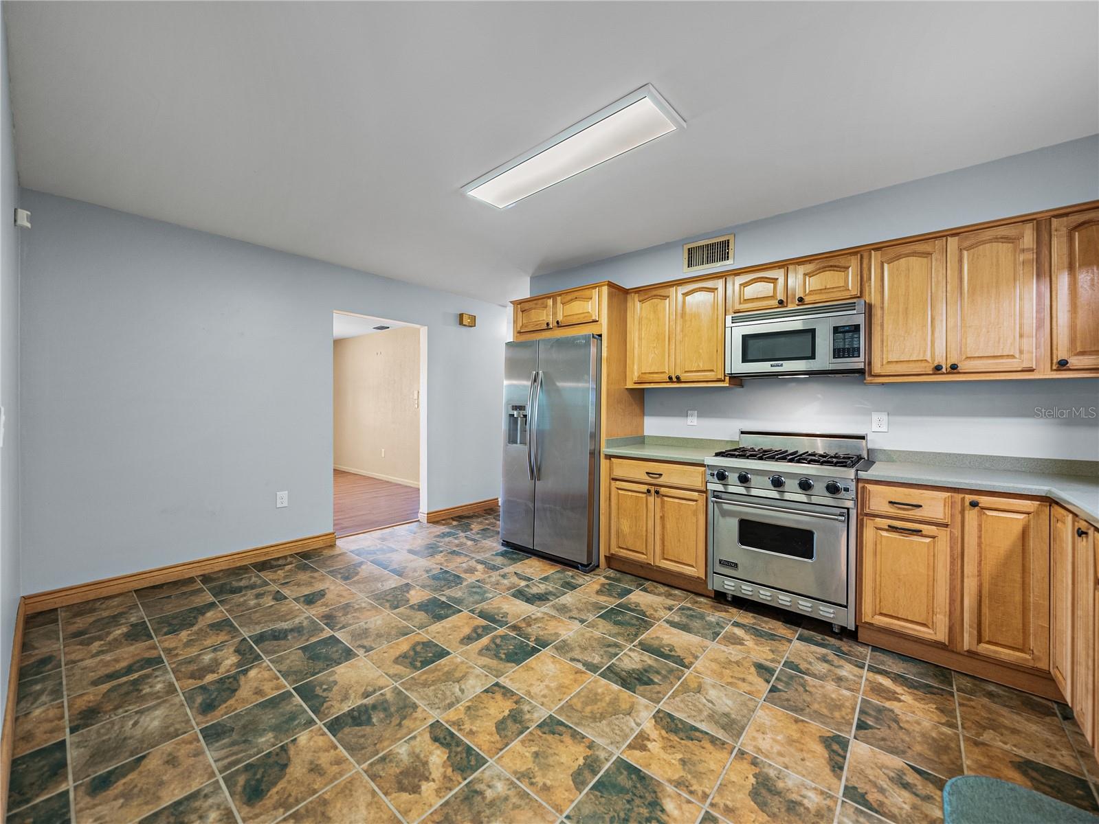 1170 S LAKESHORE BLVD