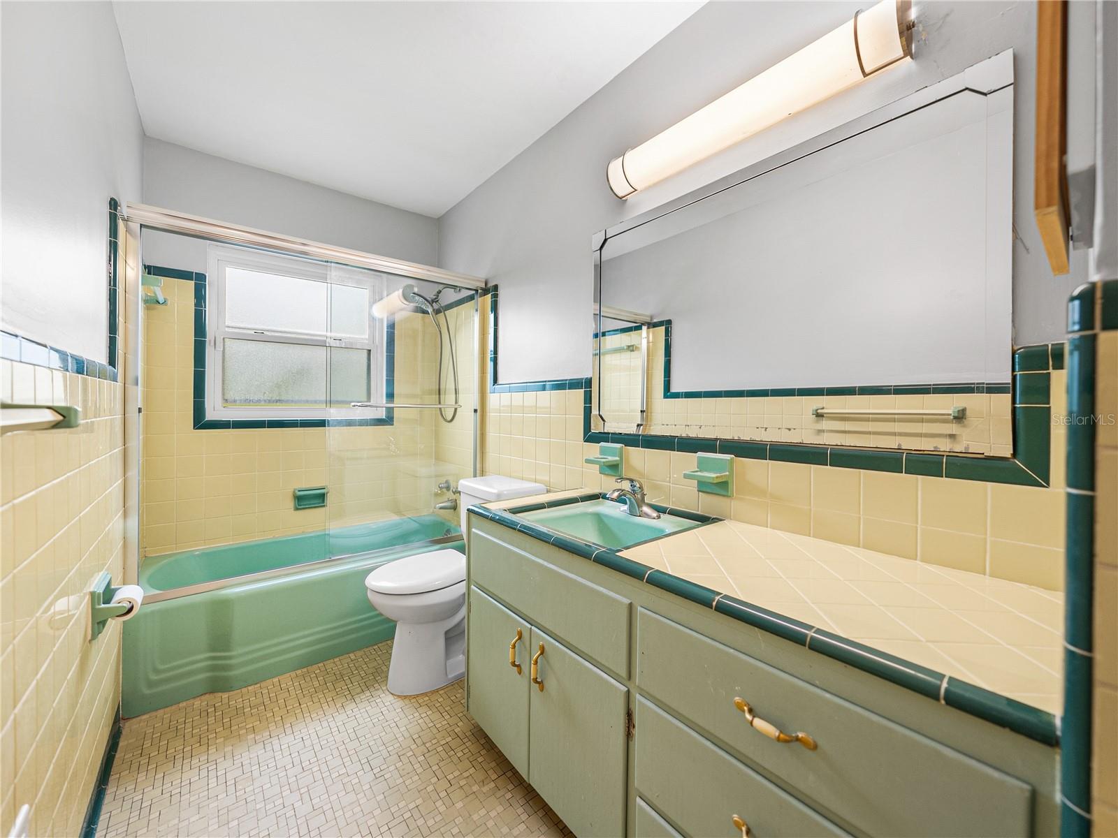 1170 S LAKESHORE BLVD