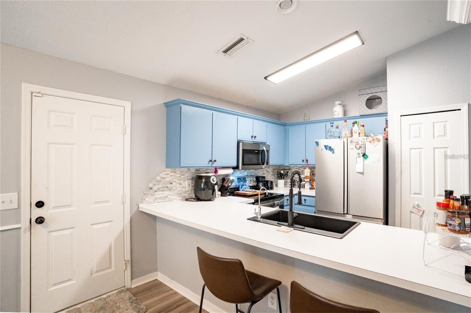 251 DIAMOND RIDGE BLVD