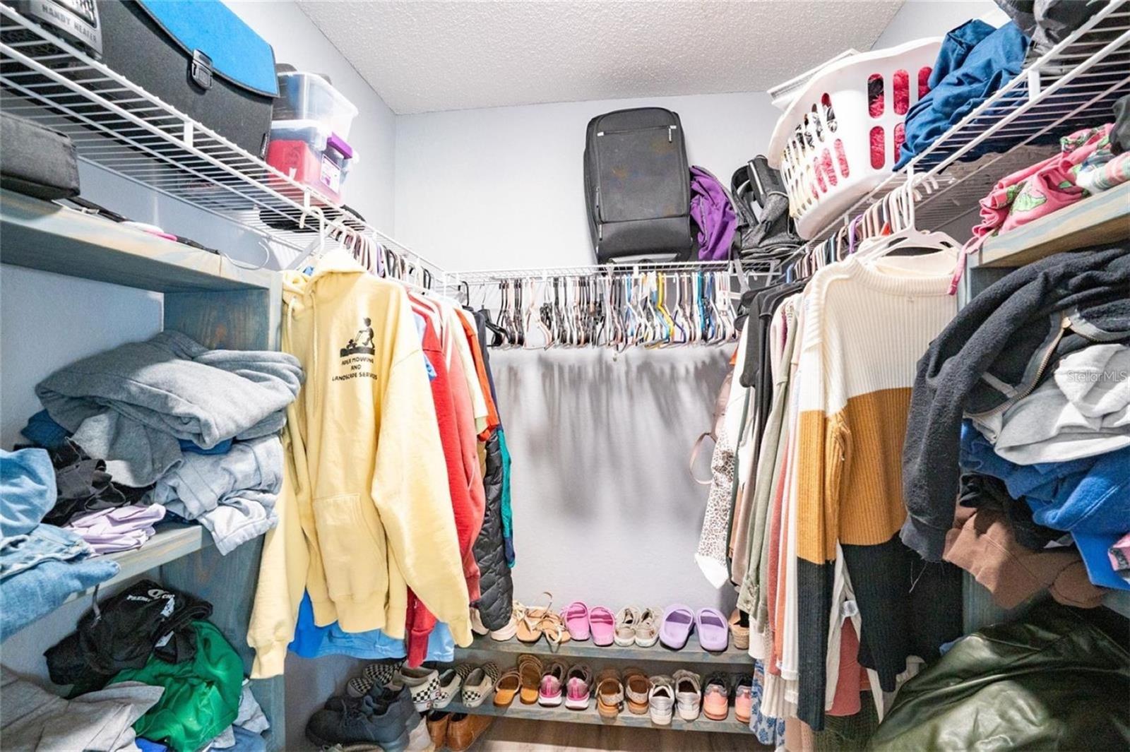 251 DIAMOND RIDGE BLVD