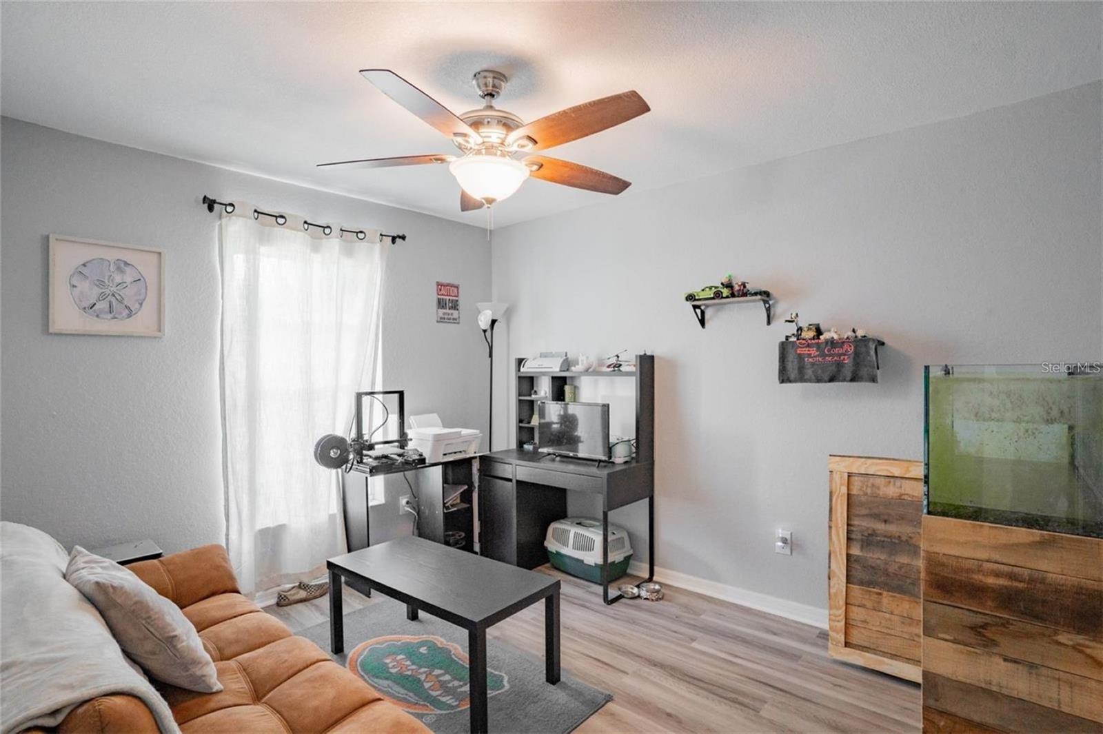 251 DIAMOND RIDGE BLVD