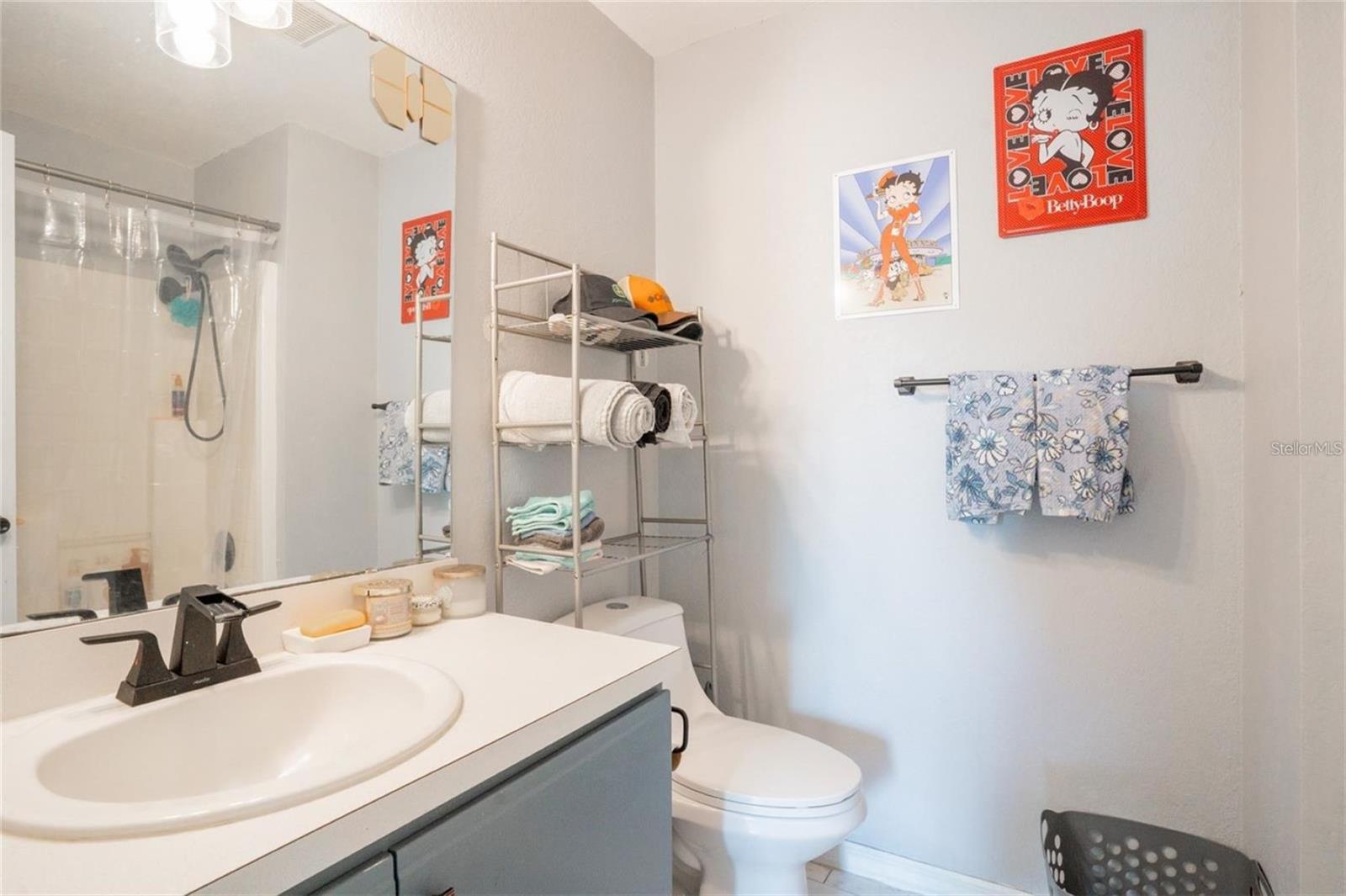 251 DIAMOND RIDGE BLVD