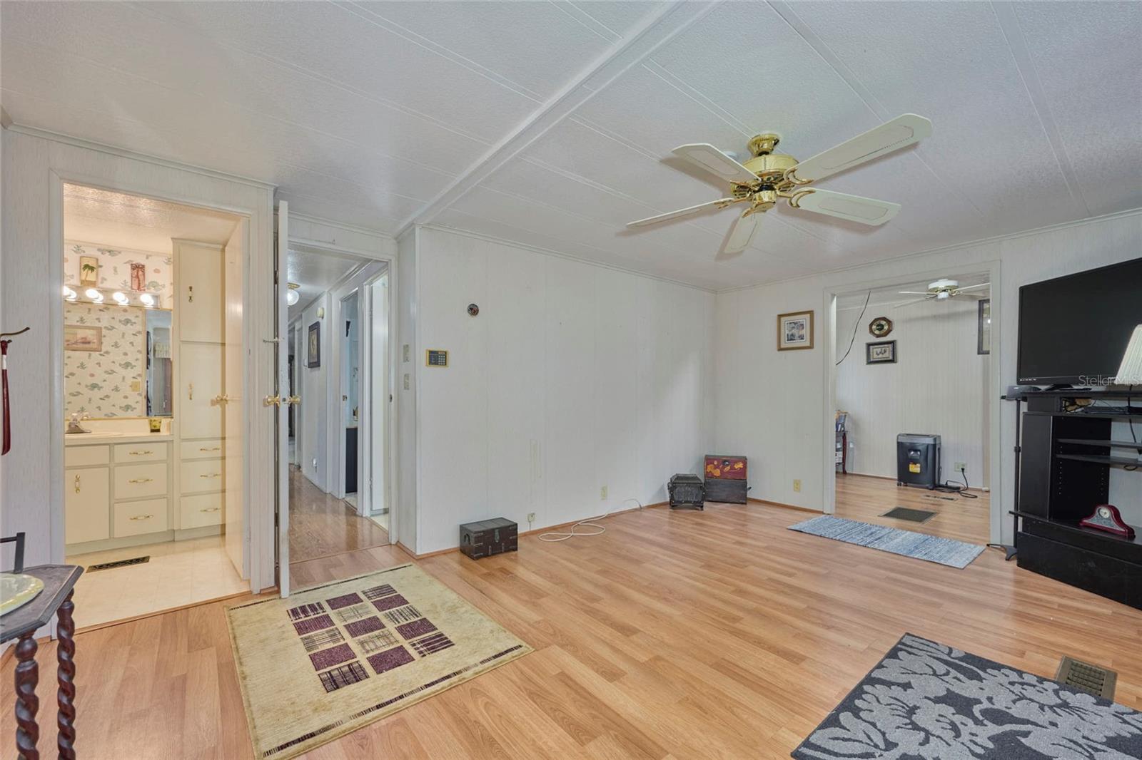 1610 REYNOLDS RD #243