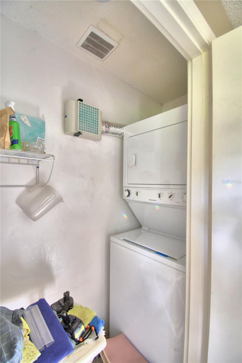 200 EL CAMINO DR #103