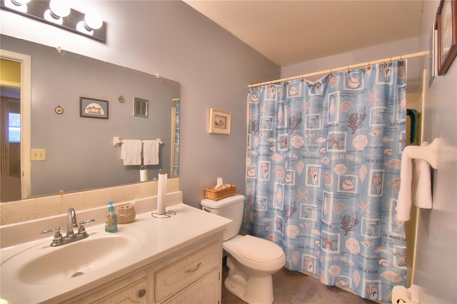 200 EL CAMINO DR #103