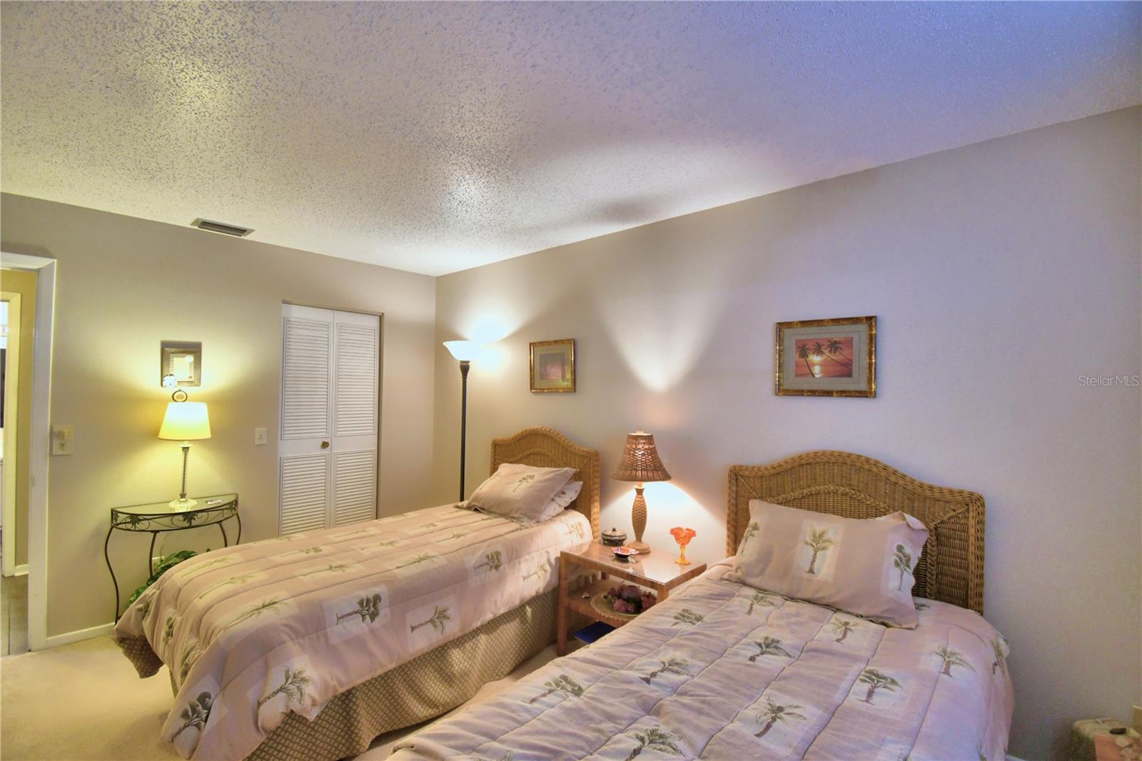 200 EL CAMINO DR #103