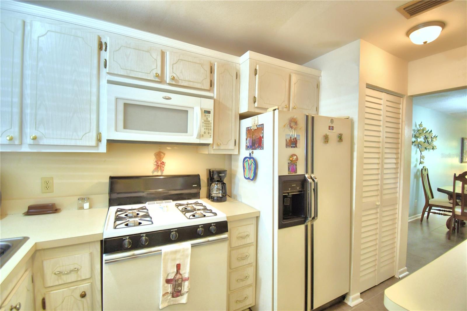 200 EL CAMINO DR #103