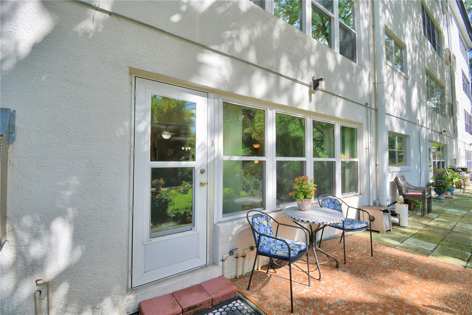 200 EL CAMINO DR #103