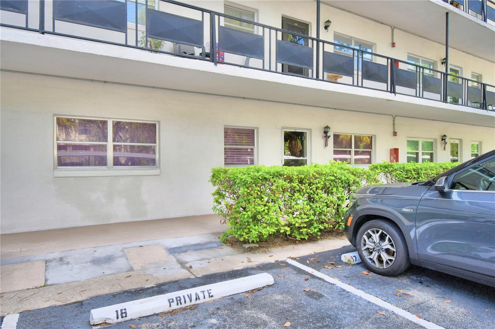 200 EL CAMINO DR #103