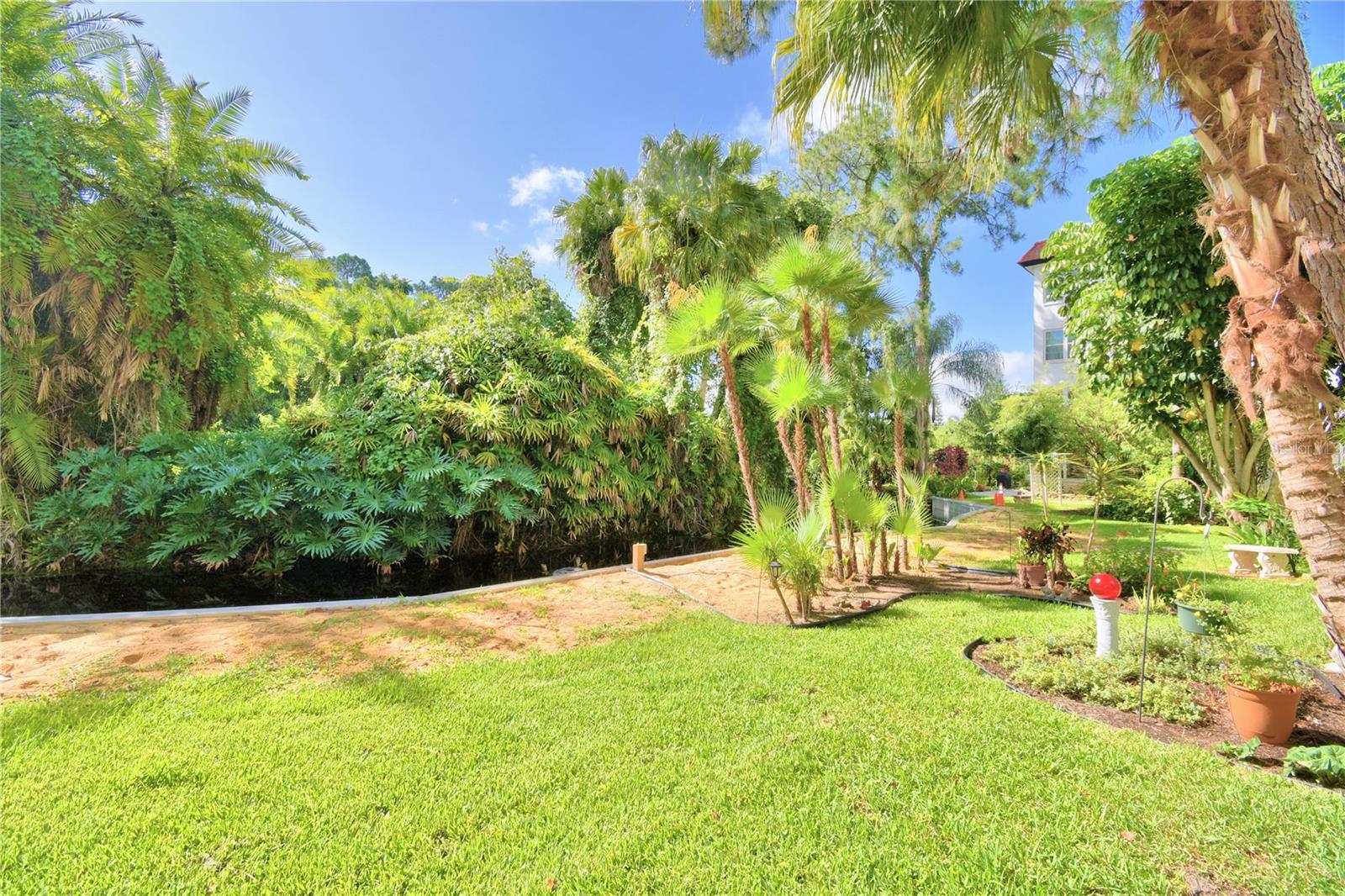 200 EL CAMINO DR #103