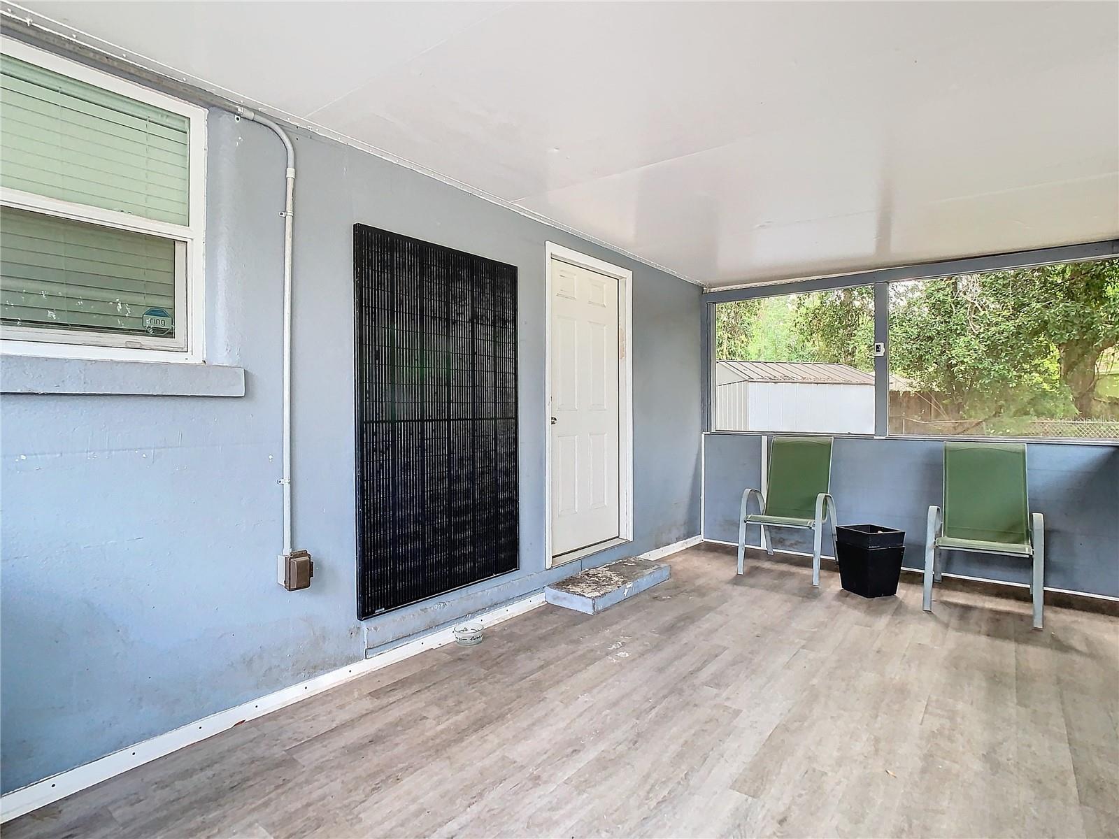 1512 E SHADOWLAWN AVE