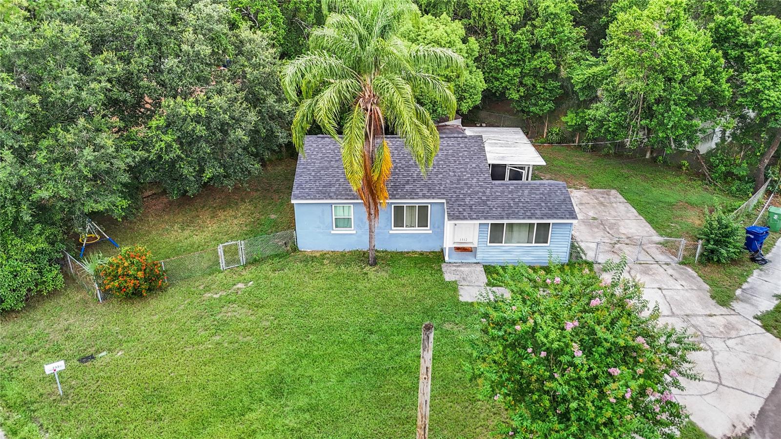 1512 E SHADOWLAWN AVE