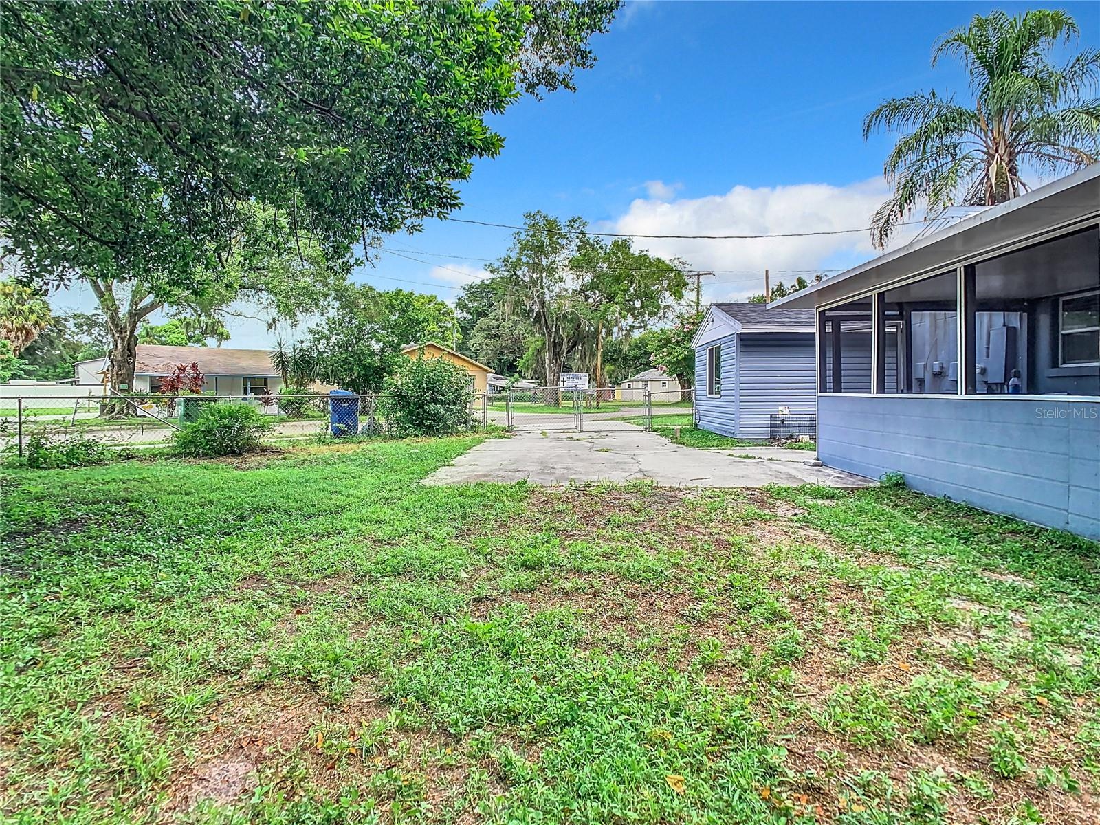 1512 E SHADOWLAWN AVE