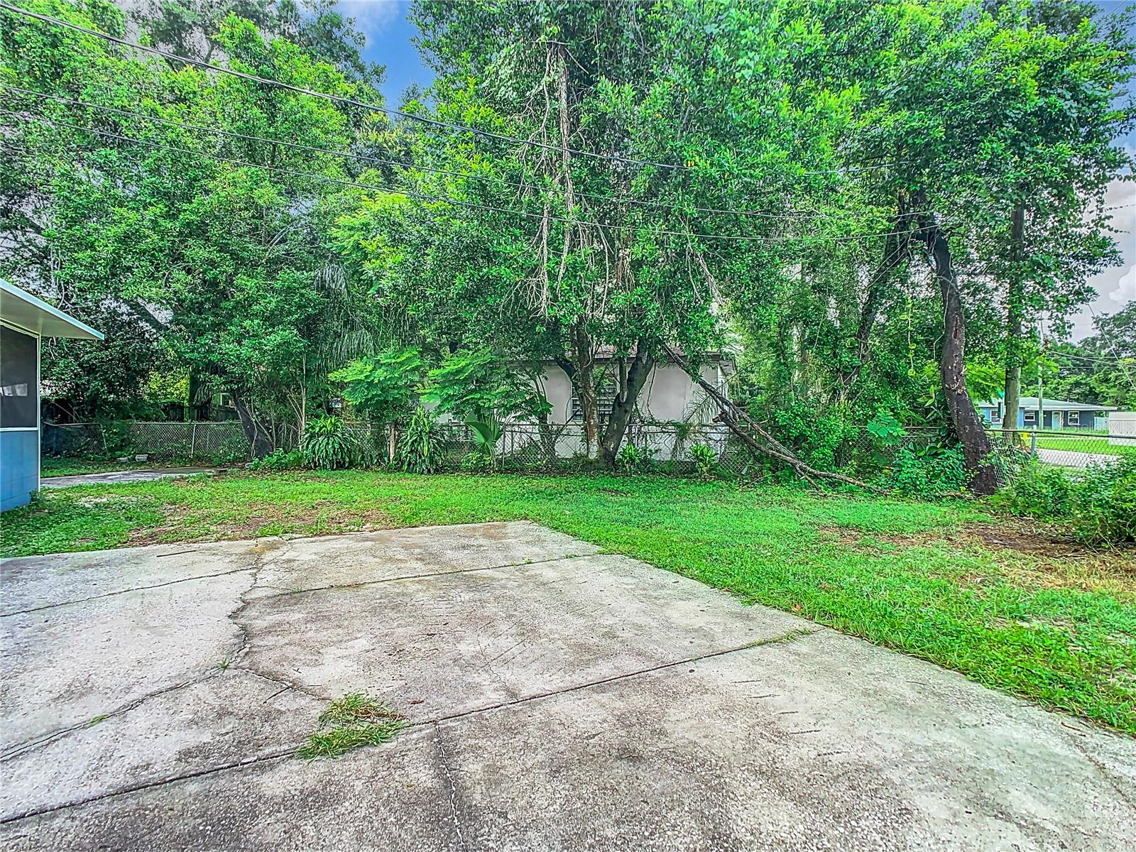 1512 E SHADOWLAWN AVE