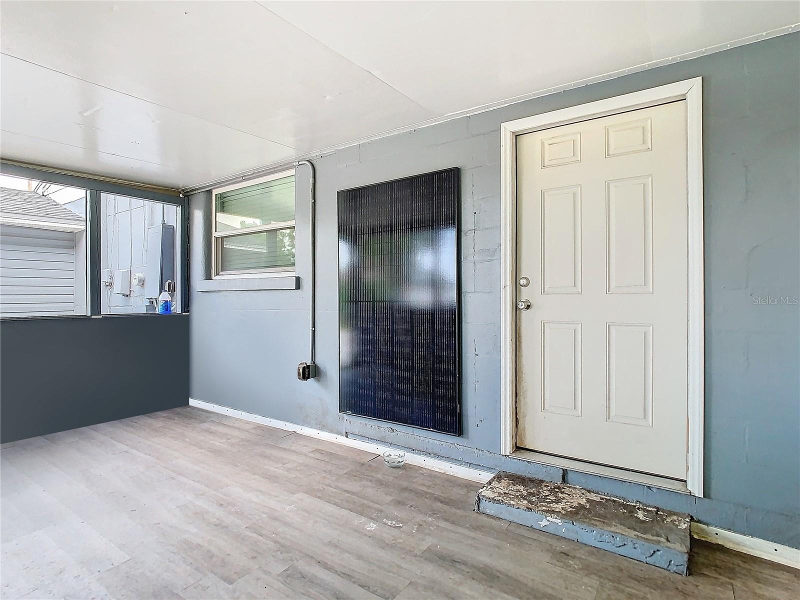 1512 E SHADOWLAWN AVE