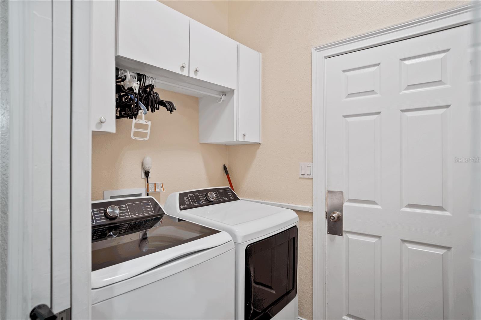 34 LAKE ARROWHEAD DR