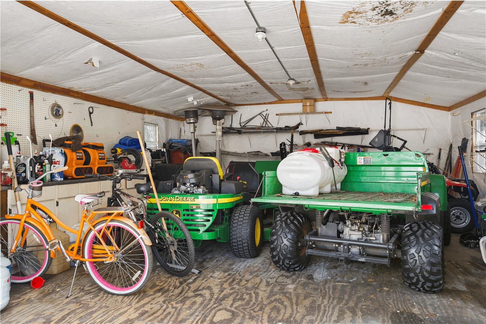 34 LAKE ARROWHEAD DR