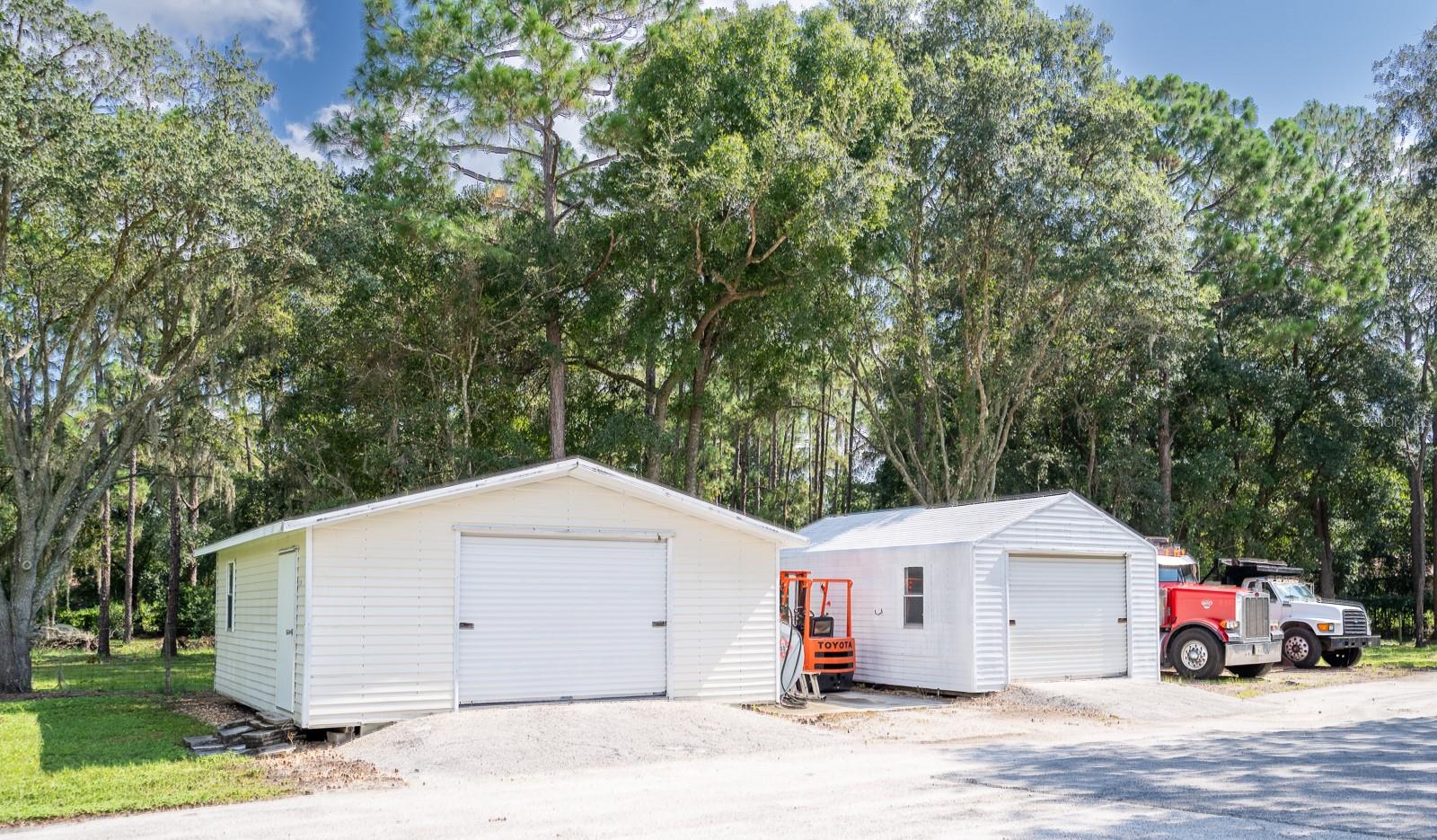 34 LAKE ARROWHEAD DR