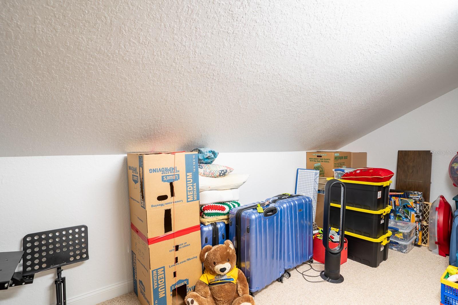 34 LAKE ARROWHEAD DR