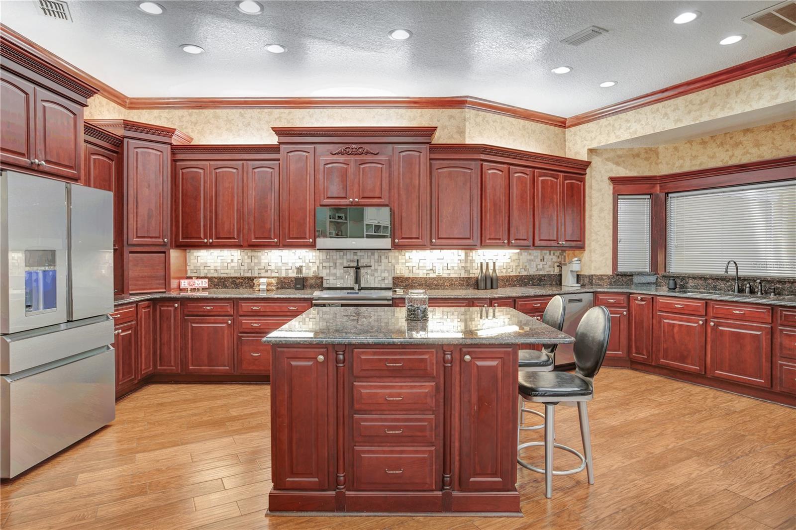 34 LAKE ARROWHEAD DR