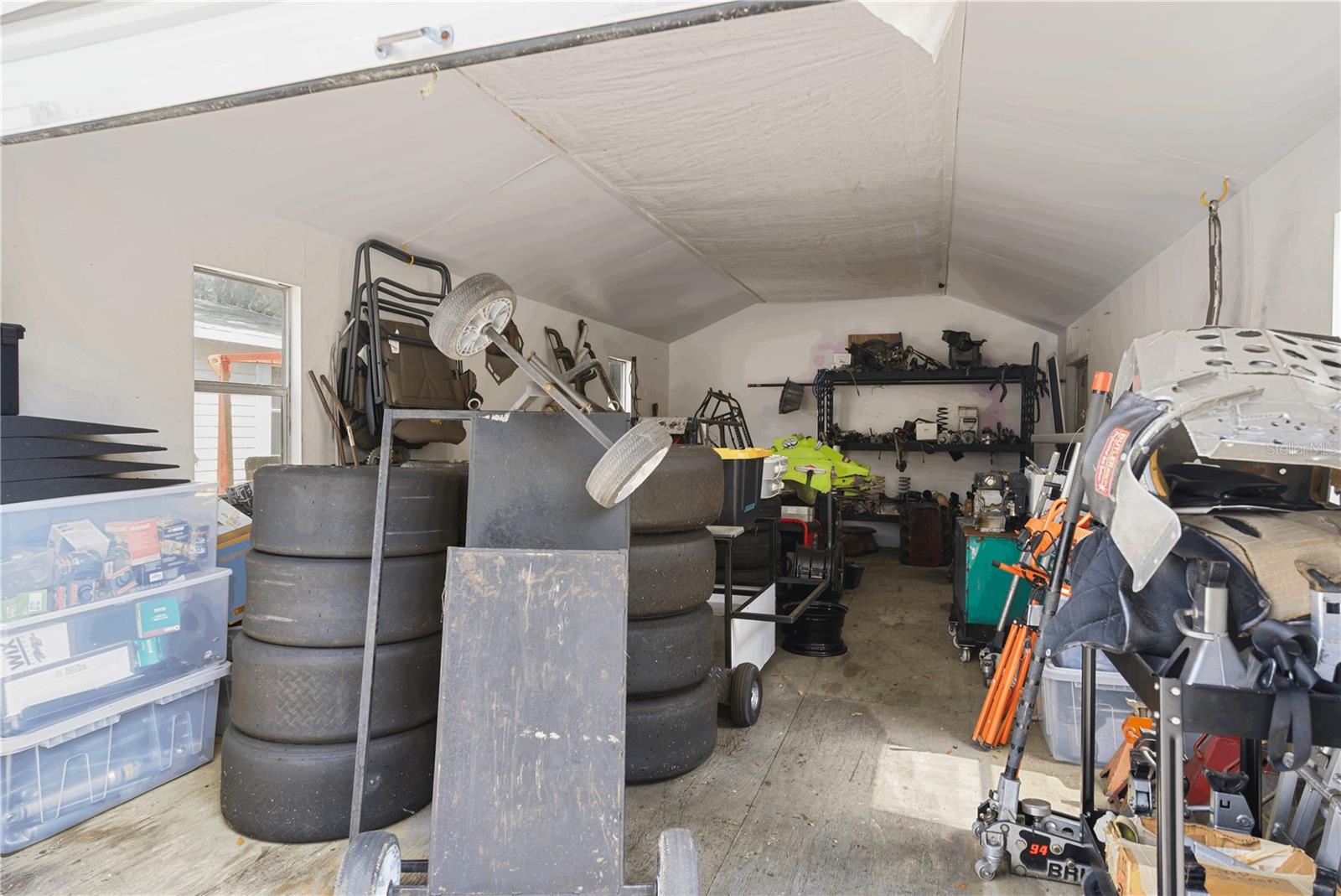 34 LAKE ARROWHEAD DR