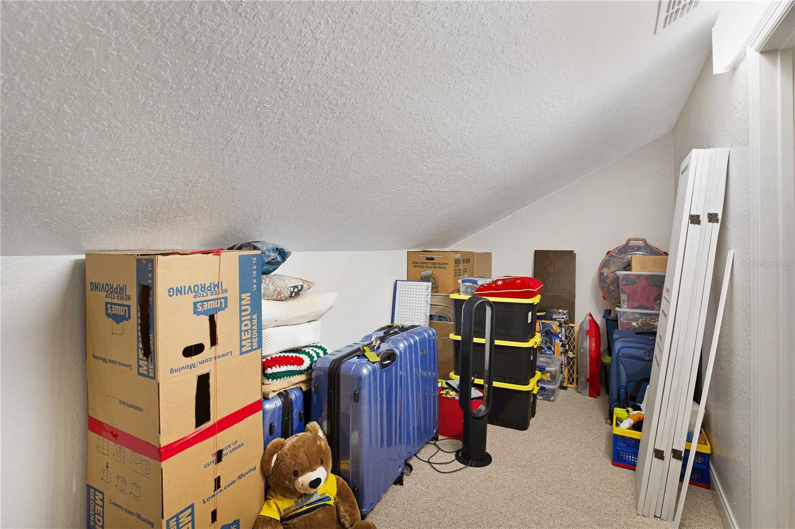 34 LAKE ARROWHEAD DR