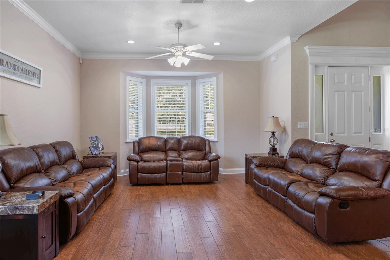 34 LAKE ARROWHEAD DR