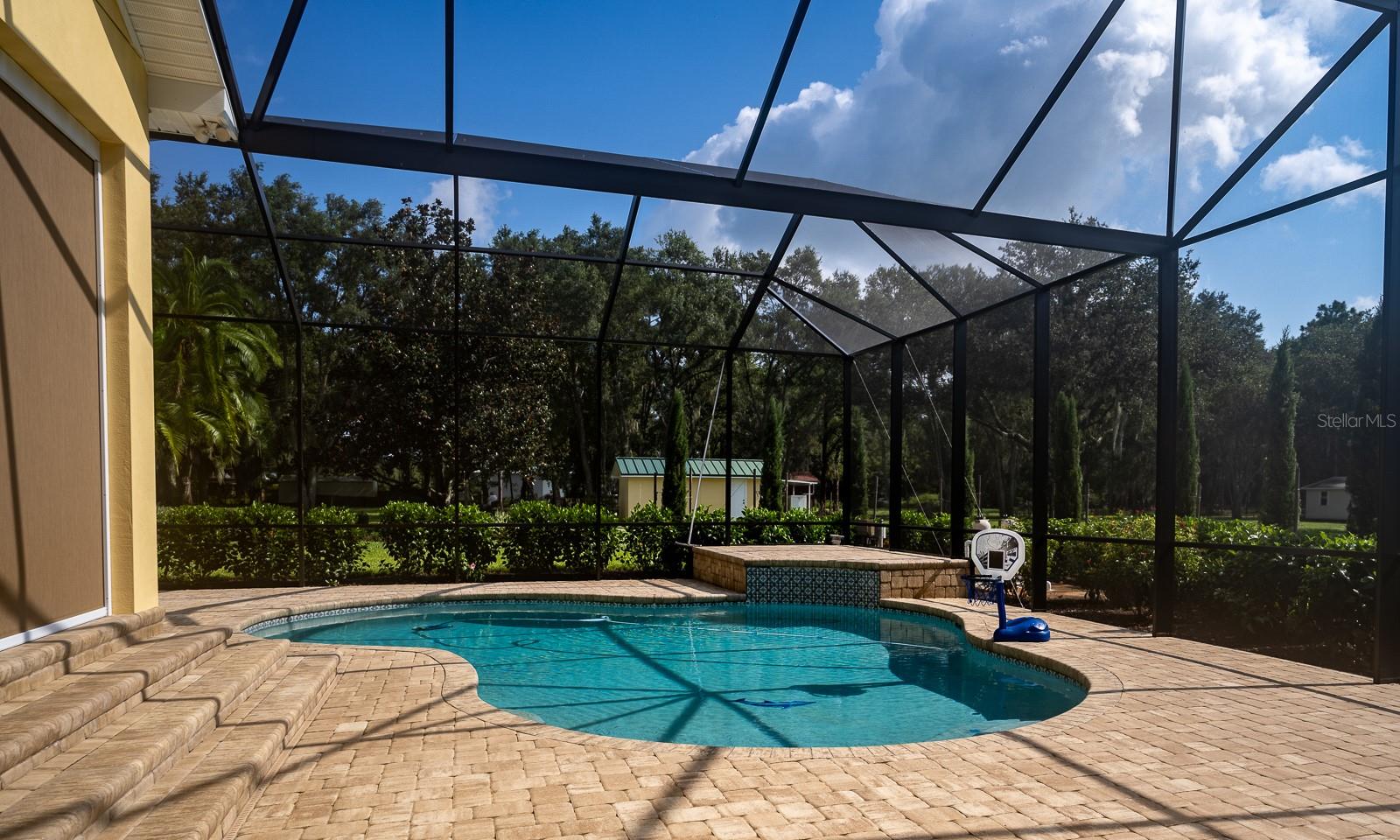 34 LAKE ARROWHEAD DR