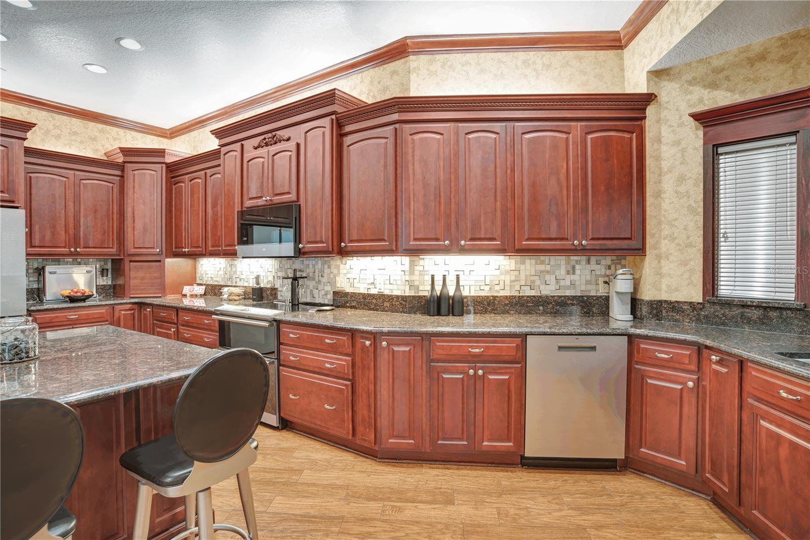 34 LAKE ARROWHEAD DR