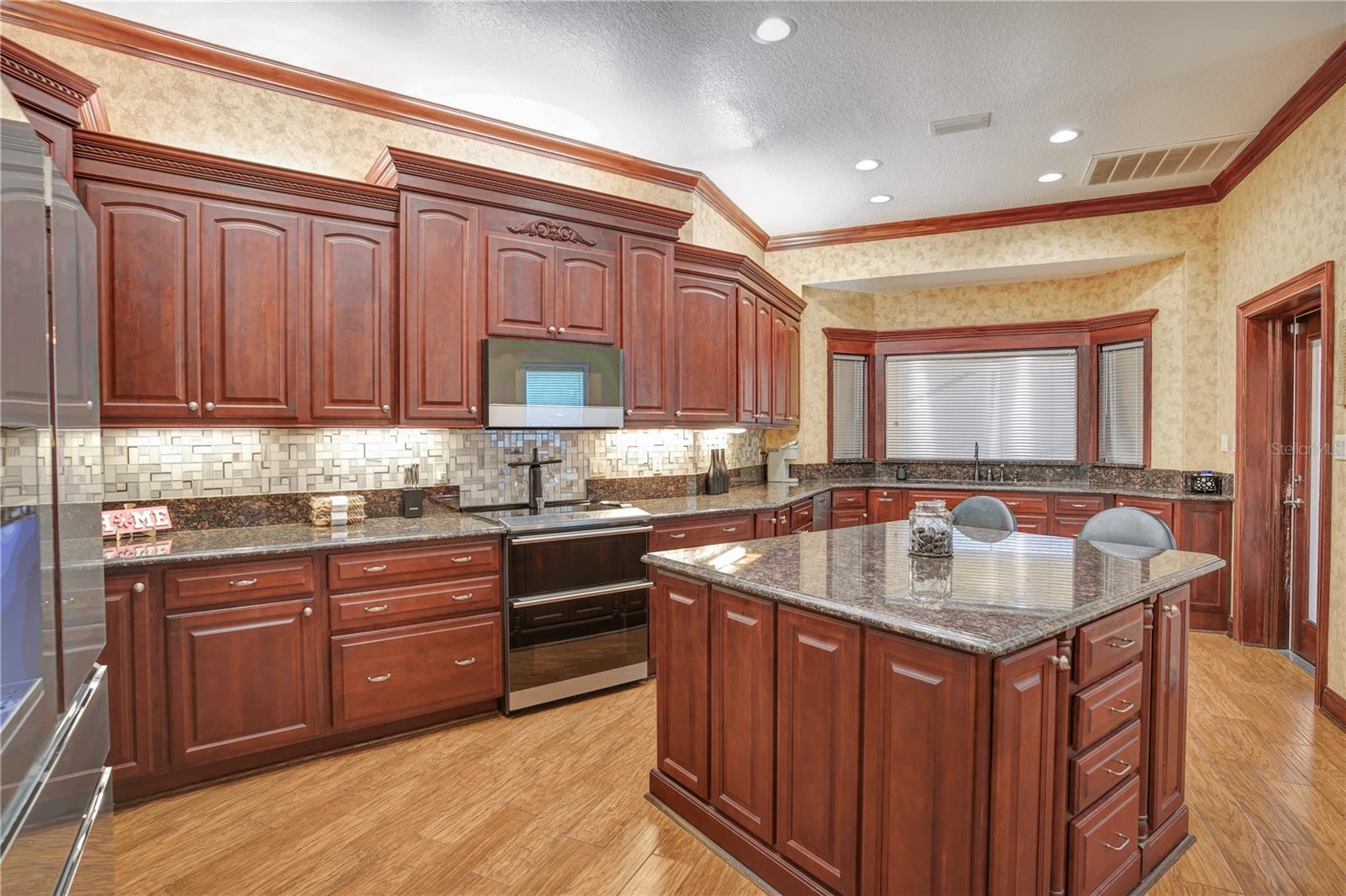 34 LAKE ARROWHEAD DR